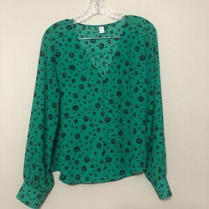 BP. Women’s M Medium Green Floral Button V Neck Blouse